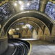 Ilustración para el artículo titulado Arquitectura bajo tierra del pasado: las estaciones de metro fantasma